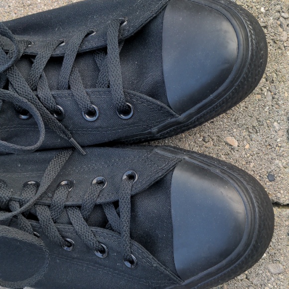 Converse Tennis Shoes 10.5 - Picture 8 of 8